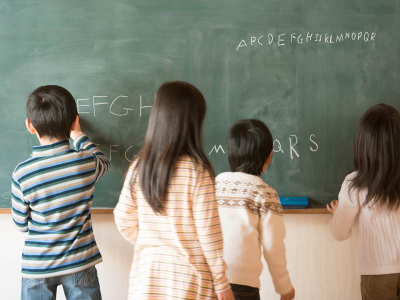 小学校での英語の授業